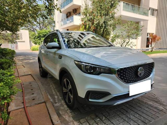 https://images10.gaadi.com/usedcar_image/4601157/original/processed_6066b27c-74a0-40f1-a1a7-dbf7c9dd86ea.jpg?imwidth=6400