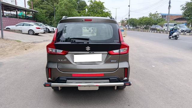 https://images10.gaadi.com/usedcar_image/4601215/original/processed_ee3d503b9fd2b3a7766e0fdb78f10beb.jpg?imwidth=6401