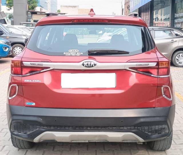 https://images10.gaadi.com/usedcar_image/4601225/original/processed_c86ab85b-d3c2-4cbb-aba9-9fa6be0b289a.jpg?imwidth=6402