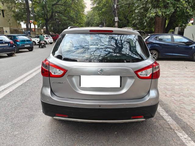 https://images10.gaadi.com/usedcar_image/4601229/original/processed_030475903d2449701a33b45b70319048.jpg?imwidth=6402