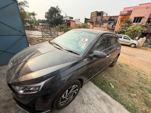 https://images10.gaadi.com/usedcar_image/4601233/original/processed_8d4e7074-2f1b-4ea5-9ed0-2bb11160a14e.jpeg?imwidth=6401