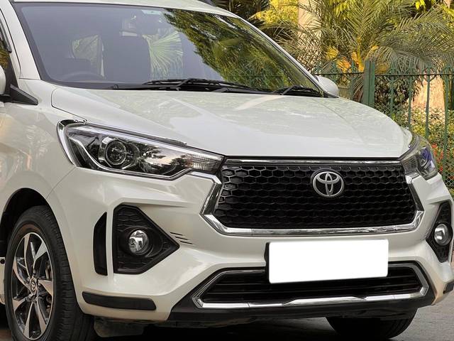 https://images10.gaadi.com/usedcar_image/4601249/original/fa454204ebdebafa079d0e3c15799cb4.jpeg?imwidth=6400