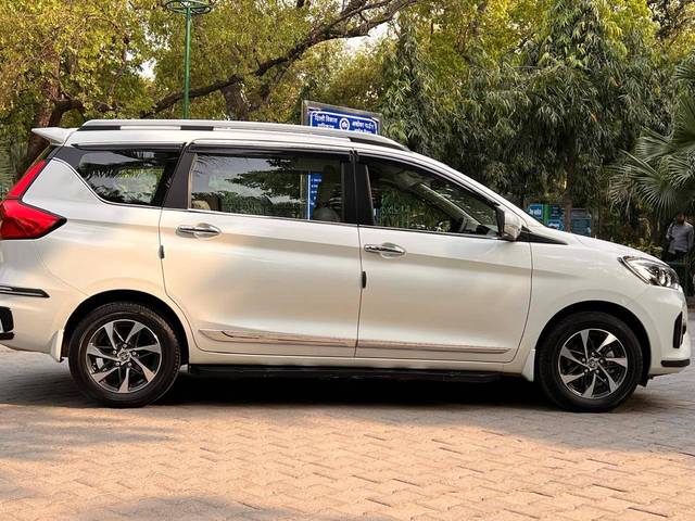https://images10.gaadi.com/usedcar_image/4601249/original/processed_ee84ccbb50adc7f4eacb13ce5b9769f8.jpg?imwidth=6401