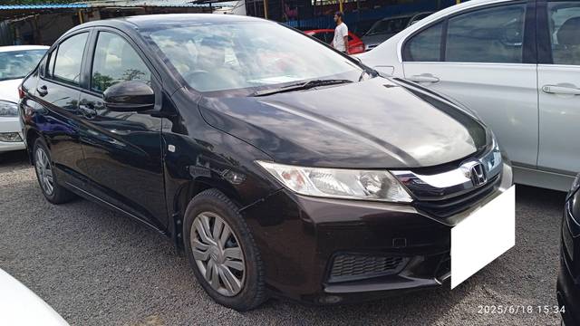 https://images10.gaadi.com/usedcar_image/4601277/original/processed_f98dbabaeb61df7d33a686fbb7396e64.jpg?imwidth=6400