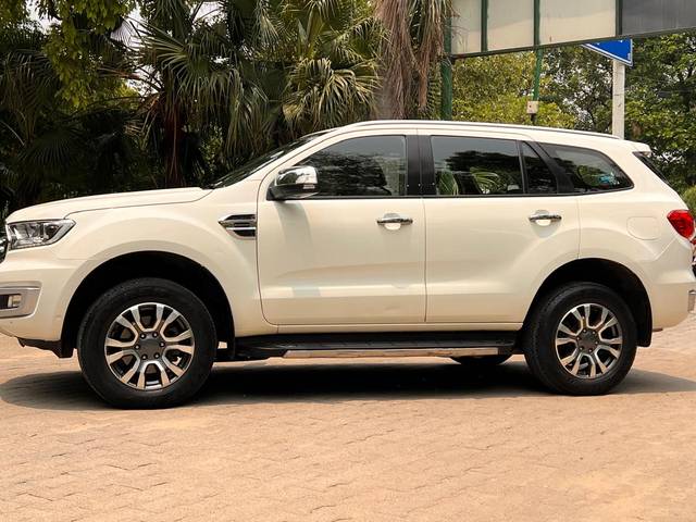 https://images10.gaadi.com/usedcar_image/4601305/original/a23dcf74c87c4c5d92326d7758c642f2.jpg?imwidth=6402