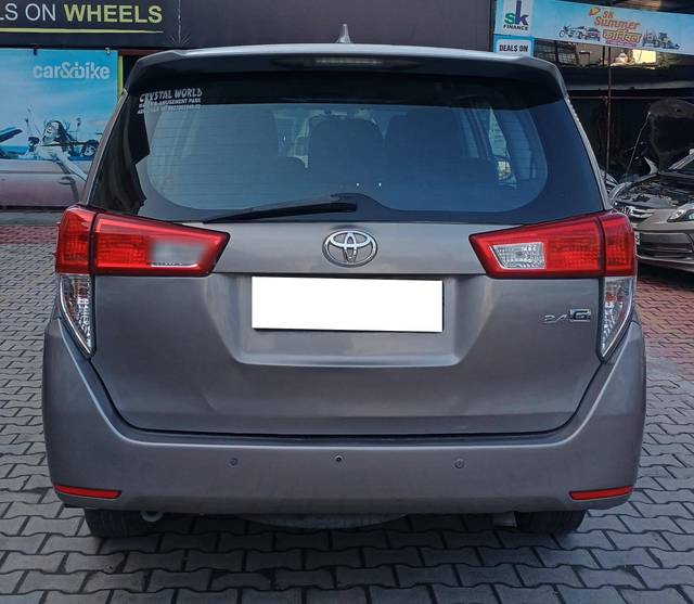 https://images10.gaadi.com/usedcar_image/4601358/original/processed_486914c5-b9de-472e-8be1-338dec532069.jpg?imwidth=6401