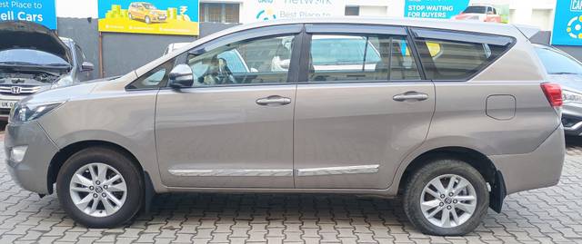 https://images10.gaadi.com/usedcar_image/4601358/original/processed_fdcdafc4-473d-4061-9636-b7280091bb07.jpg?imwidth=6402