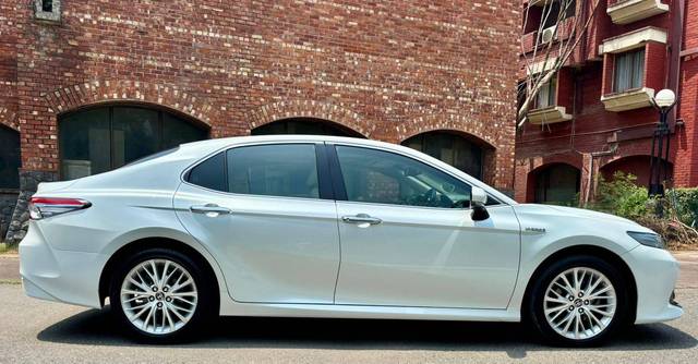 https://images10.gaadi.com/usedcar_image/4601362/original/processed_4f099eb9f9713e5c9d0f59f267093967.jpg?imwidth=6401