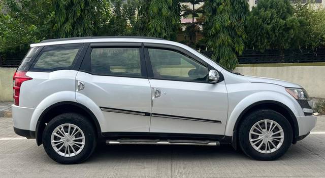 https://images10.gaadi.com/usedcar_image/4601370/original/e6f85d4b123ec44a0d12538e6cc6f609.jpg?imwidth=6401