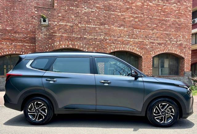 https://images10.gaadi.com/usedcar_image/4601372/original/processed_8911b651c01843e4067259fa01d7df43.jpg?imwidth=6401