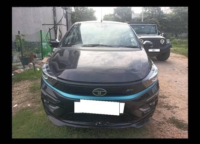 https://images10.gaadi.com/usedcar_image/4601379/original/processed_cd45077d-e1e4-46b7-811b-66b7a842d260.jpeg?imwidth=6400