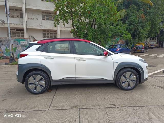 https://images10.gaadi.com/usedcar_image/4601391/original/processed_b9c847a7f62f02c7dcd95c03e9d833d9.jpg?imwidth=6401