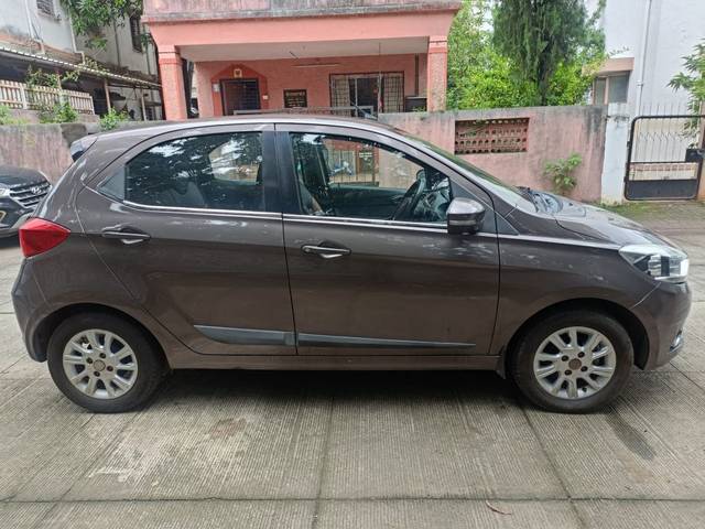 https://images10.gaadi.com/usedcar_image/4601406/original/c4ac968c68f6890574a19998c18def47.jpg?imwidth=6401