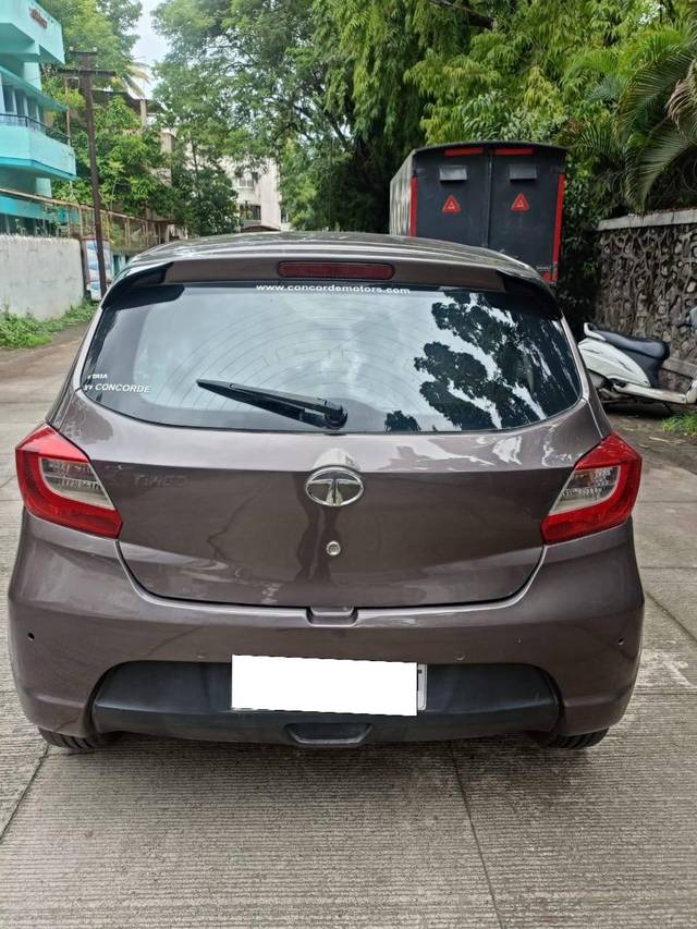 https://images10.gaadi.com/usedcar_image/4601406/original/processed_f038a43e63d47fccafe805bfacdda012.jpg?imwidth=6402