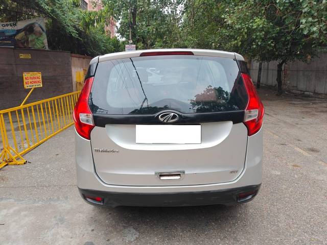 https://images10.gaadi.com/usedcar_image/4601416/original/processed_947752e09d9ce3a25766c5948e323a25.jpg?imwidth=6402