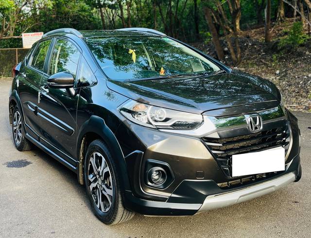 https://images10.gaadi.com/usedcar_image/4601417/original/processed_641df7b3974559675c4a12e47ee160ae.jpeg?imwidth=6400
