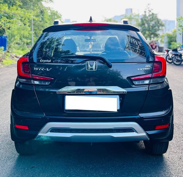 https://images10.gaadi.com/usedcar_image/4601417/original/processed_88736bd367f0e1dc7f0917d956020e8a.jpeg?imwidth=6402
