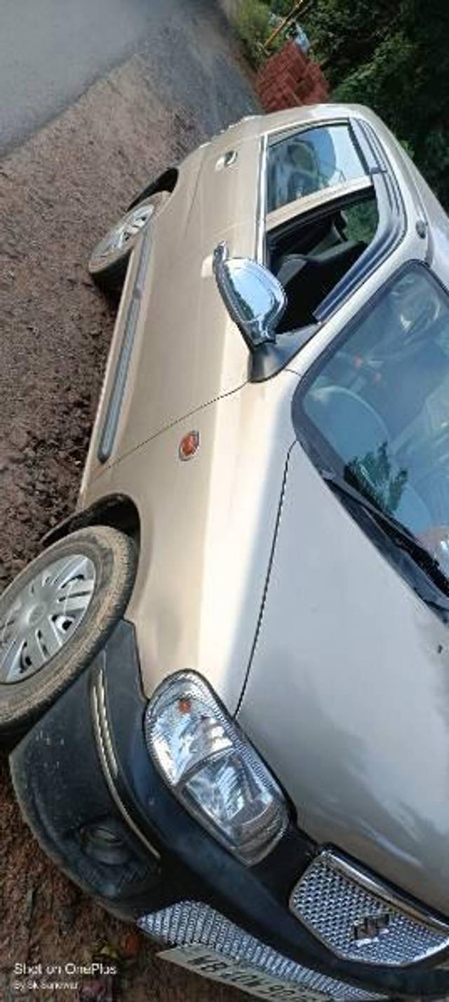 https://images10.gaadi.com/usedcar_image/4601430/original/processed_c20a15d7-e176-4c18-9552-3983fd884f37.jpg?imwidth=6402