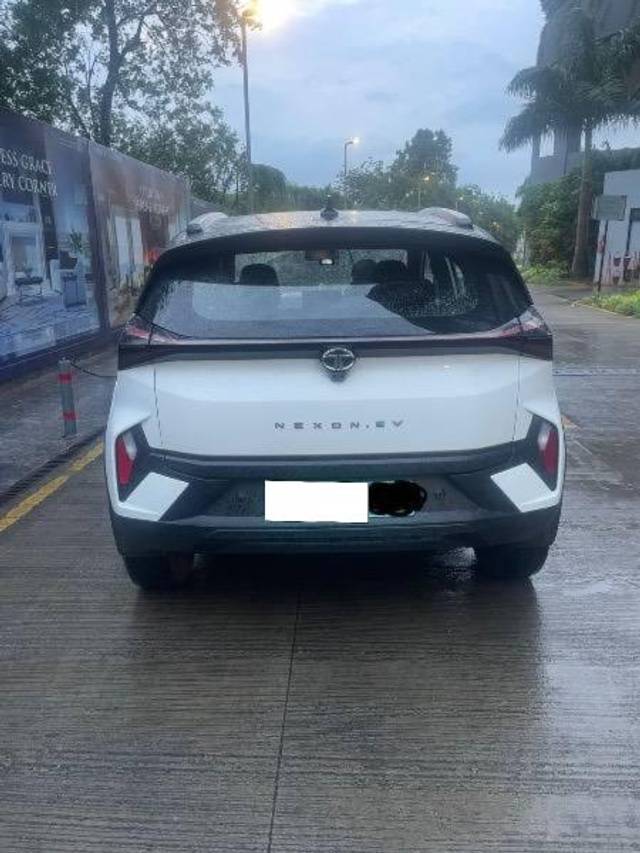 https://images10.gaadi.com/usedcar_image/4601432/original/processed_f4d128e0-aa2f-4bb3-b596-c066f452d223.jpeg?imwidth=6402