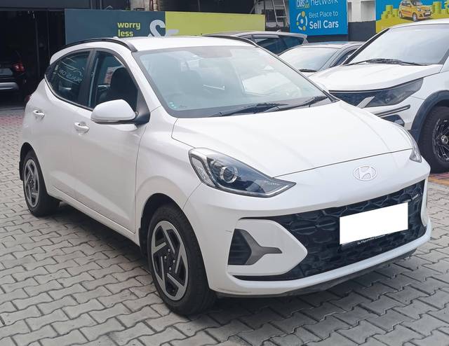 https://images10.gaadi.com/usedcar_image/4601437/original/processed_c01eb134-8619-490a-869b-0eea13a61097.jpg?imwidth=6400