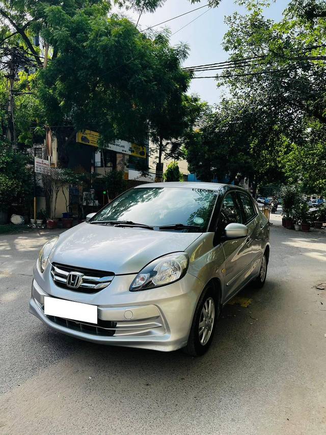 https://images10.gaadi.com/usedcar_image/4601455/original/processed_9d0294ec9c55c90185ba302c89dab0f8.jpg?imwidth=6402