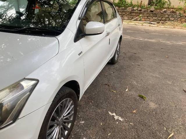https://images10.gaadi.com/usedcar_image/4601511/original/processed_0f1d4241-5cd8-4c25-b680-8ed16426fbc2.jpeg?imwidth=6402