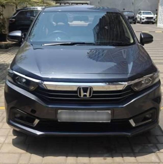 https://images10.gaadi.com/usedcar_image/4601549/original/processed_770148361d87393aca82a9b0b605e152.jpg?imwidth=6402