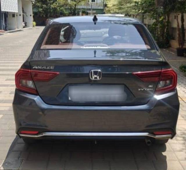 https://images10.gaadi.com/usedcar_image/4601549/original/processed_a747f4ebacda93c960f8a805a6198bb8.jpg?imwidth=6401
