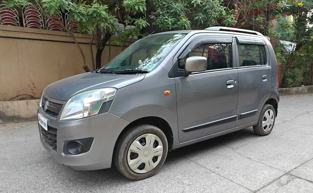 https://images10.gaadi.com/usedcar_image/4601561/original/0403d415f5d8126bf857a2d811ed1a97.jpg?imwidth=6400