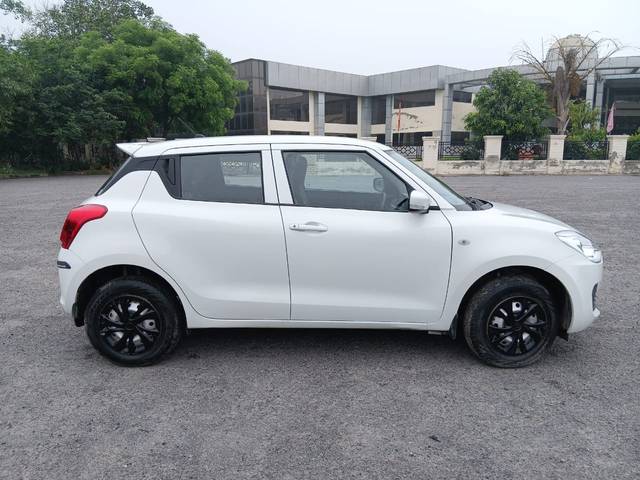 https://images10.gaadi.com/usedcar_image/4601578/original/05a10098206c171809578bd306f3a461.jpg?imwidth=6401