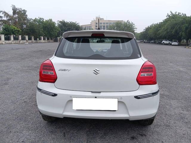https://images10.gaadi.com/usedcar_image/4601578/original/processed_ad8f5efbc0a131292b724fdd29bc912b.jpg?imwidth=6402