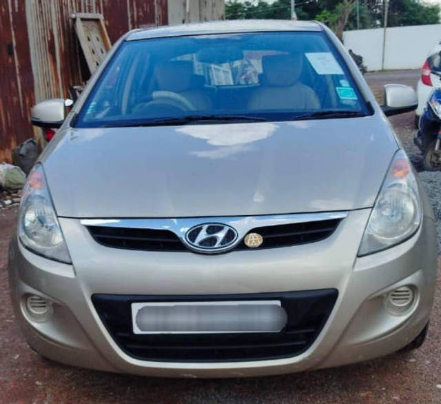 https://images10.gaadi.com/usedcar_image/4601582/original/processed_303e4cf10f65a00cfabf851b1dac446d.png?imwidth=6400