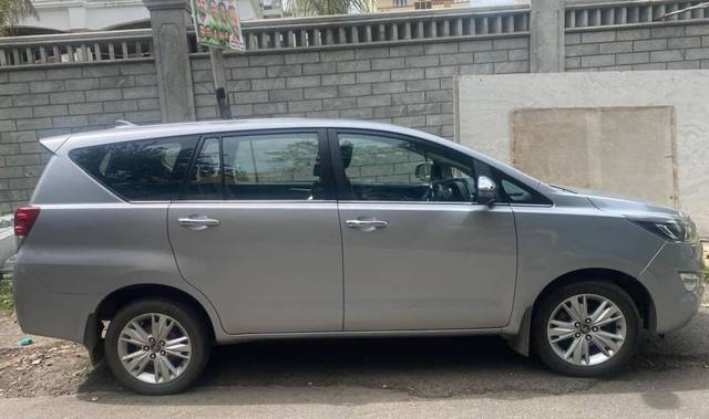 https://images10.gaadi.com/usedcar_image/4601623/original/processed_66e35424-9016-4630-8739-f52fb0c7d641.jpg?imwidth=6401