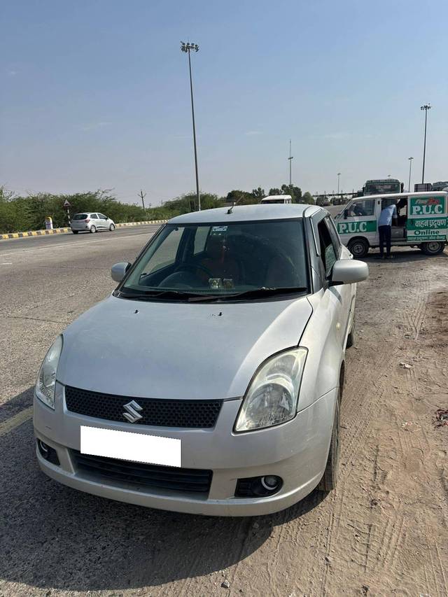 https://images10.gaadi.com/usedcar_image/4601642/original/processed_122488fb-f2e9-409b-908e-349ebdb99f87.jpg?imwidth=6401