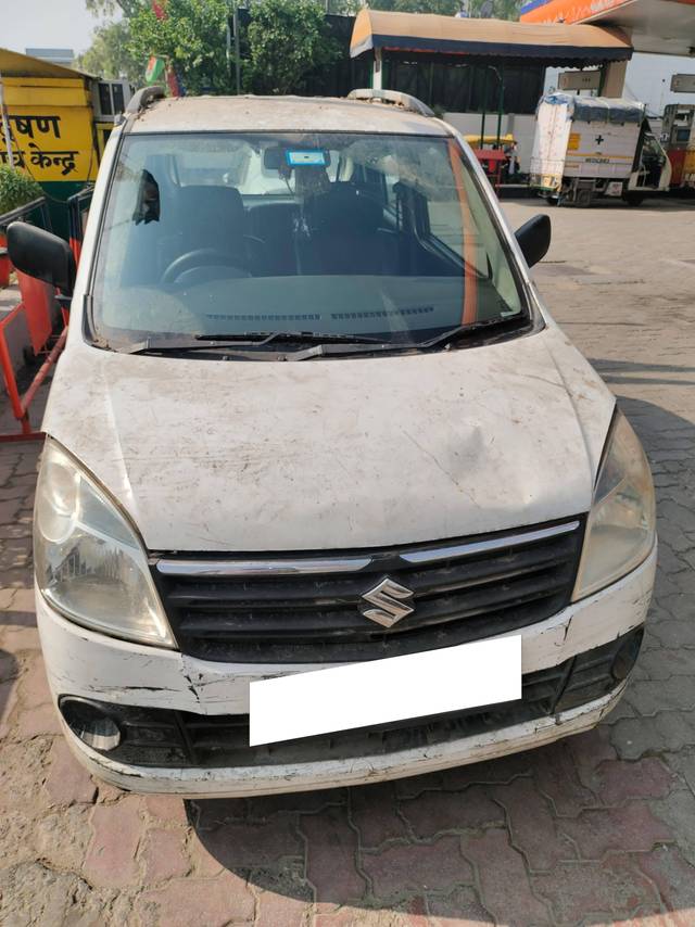 https://images10.gaadi.com/usedcar_image/4601660/original/processed_processed_4dd8aca7-8ed6-419d-bba8-bfb9c39fe062.jpg?imwidth=6401