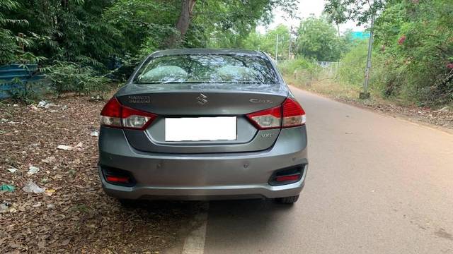 https://images10.gaadi.com/usedcar_image/4601703/original/processed_4e6abe88-2b08-4d35-b49c-755c1f127d9f.jpeg?imwidth=6402