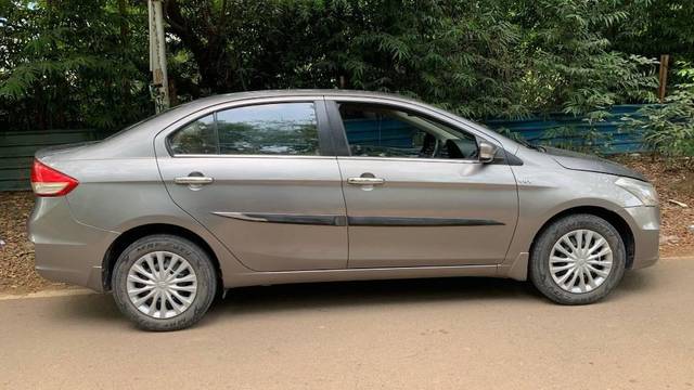https://images10.gaadi.com/usedcar_image/4601703/original/processed_e7b52fa2-1ef2-4db6-826c-7b820b3439da.jpeg?imwidth=6401
