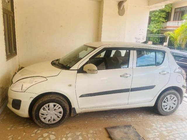 https://images10.gaadi.com/usedcar_image/4601705/original/processed_e462f46e-b769-4fde-8087-b5ee81f111fd.jpeg?imwidth=6400