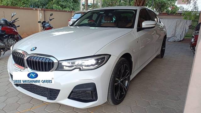 https://images10.gaadi.com/usedcar_image/4601731/original/processed_8de219c436a1793cdfc7f08e7d661351.jpg?imwidth=6401