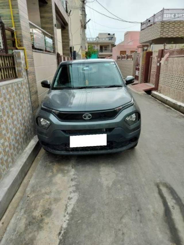 https://images10.gaadi.com/usedcar_image/4601736/original/processed_6a060762-702d-42e3-afa4-3c1268dddcf5.jpeg?imwidth=6400