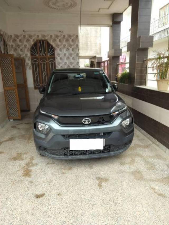 https://images10.gaadi.com/usedcar_image/4601736/original/processed_941bb0e9-fdc7-4d30-b1e9-538318a8aa33.jpeg?imwidth=6401