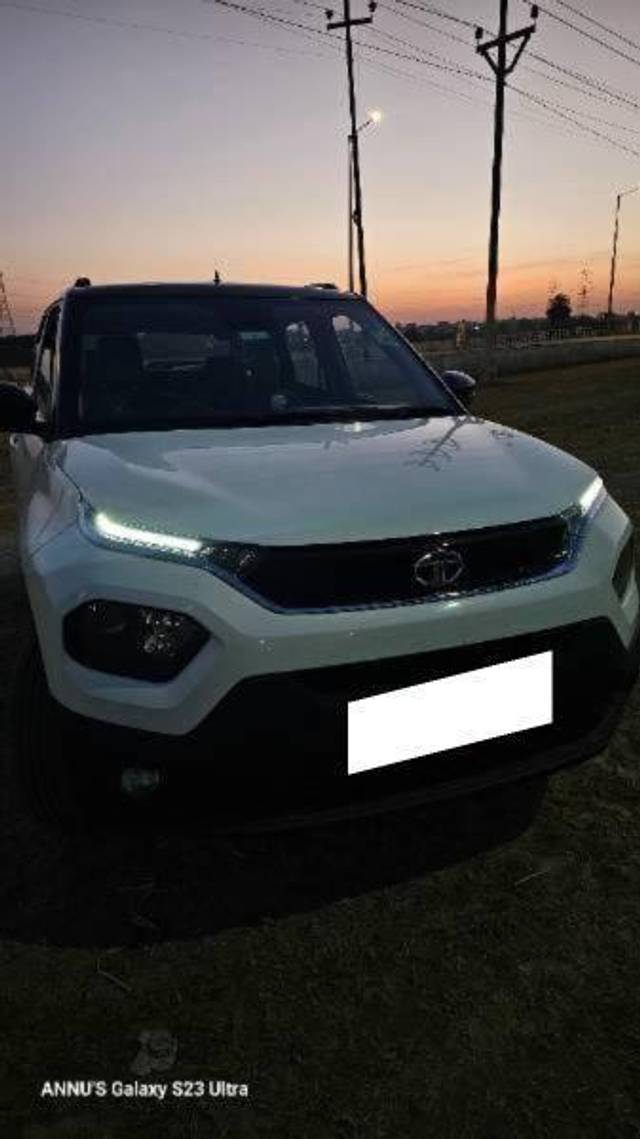 https://images10.gaadi.com/usedcar_image/4601737/original/processed_processed_847d5197-e332-490b-9e56-8089f51a329d.jpg?imwidth=6400