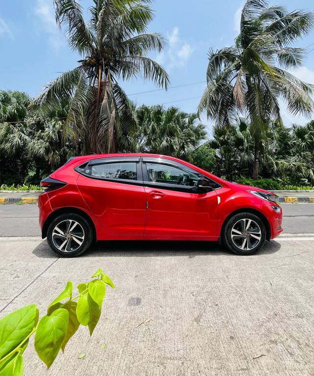 https://images10.gaadi.com/usedcar_image/4601771/original/f21e7caa34fbd439762bc01cb4cc39c1.jpeg?imwidth=6401