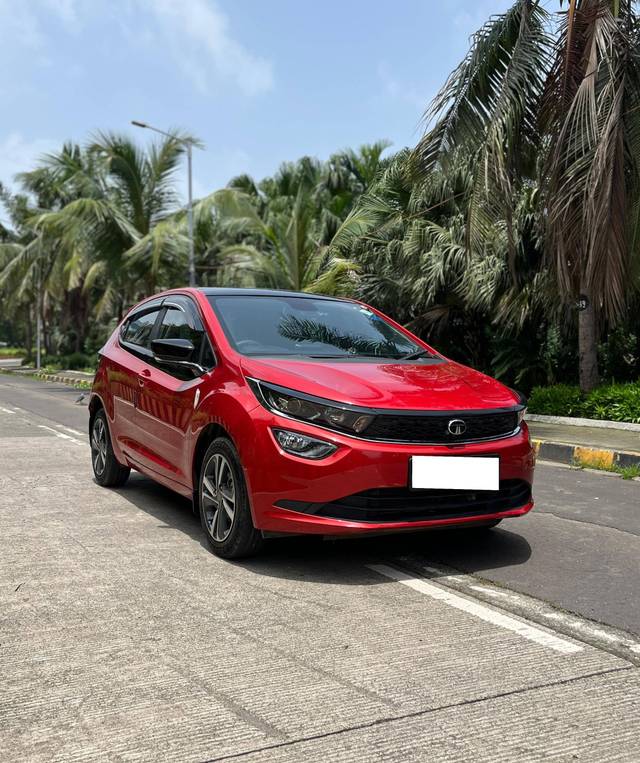 https://images10.gaadi.com/usedcar_image/4601771/original/processed_d69191a9556a450913764b4dda1a54e7.jpeg?imwidth=6400
