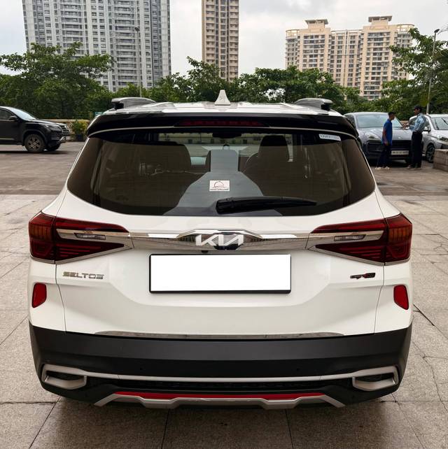 https://images10.gaadi.com/usedcar_image/4601790/original/processed_7d42e4d545004514a8cf2b3a47971ff6.jpg?imwidth=6402