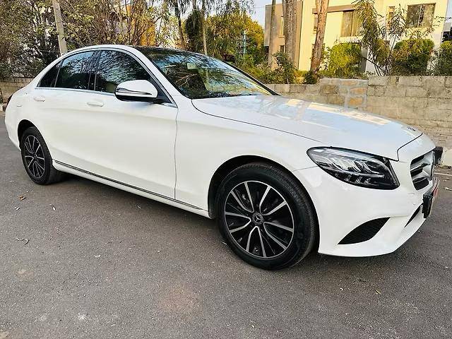 https://images10.gaadi.com/usedcar_image/4601795/original/6be64db09c76a532df57995517b3d538.jpg?imwidth=6400