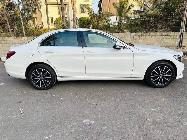 https://images10.gaadi.com/usedcar_image/4601795/original/fd5fff3ccf068f32e49d634bf5e69bd8.jpg?imwidth=6401