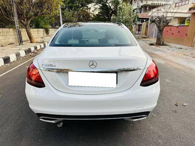 https://images10.gaadi.com/usedcar_image/4601795/original/processed_082b76364e0fd3eaee7f8d6f03b1e372.jpg?imwidth=6402
