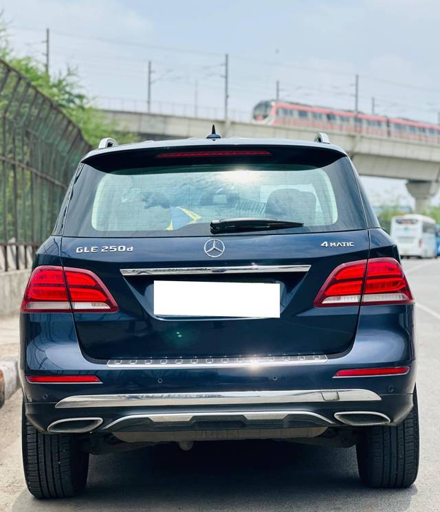 https://images10.gaadi.com/usedcar_image/4601796/original/processed_c88cc1745213bdbd164741917845f91a.jpg?imwidth=6401