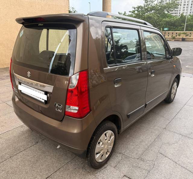 https://images10.gaadi.com/usedcar_image/4601798/original/processed_0b3e2ddee5ec4a8916641239435b6a28.jpg?imwidth=6402